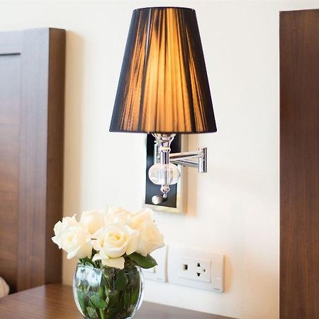 Hotel Le Carnot Hanoi Esterno foto